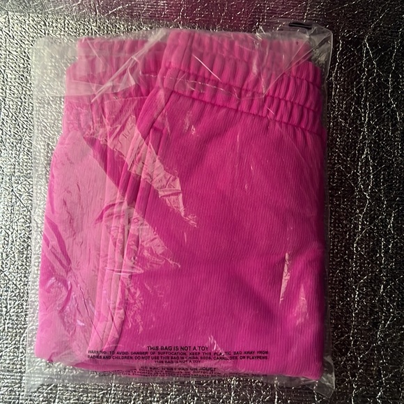 PINK 5" Everyday Fleece Sweat Shorts - Picture 3 of 4
